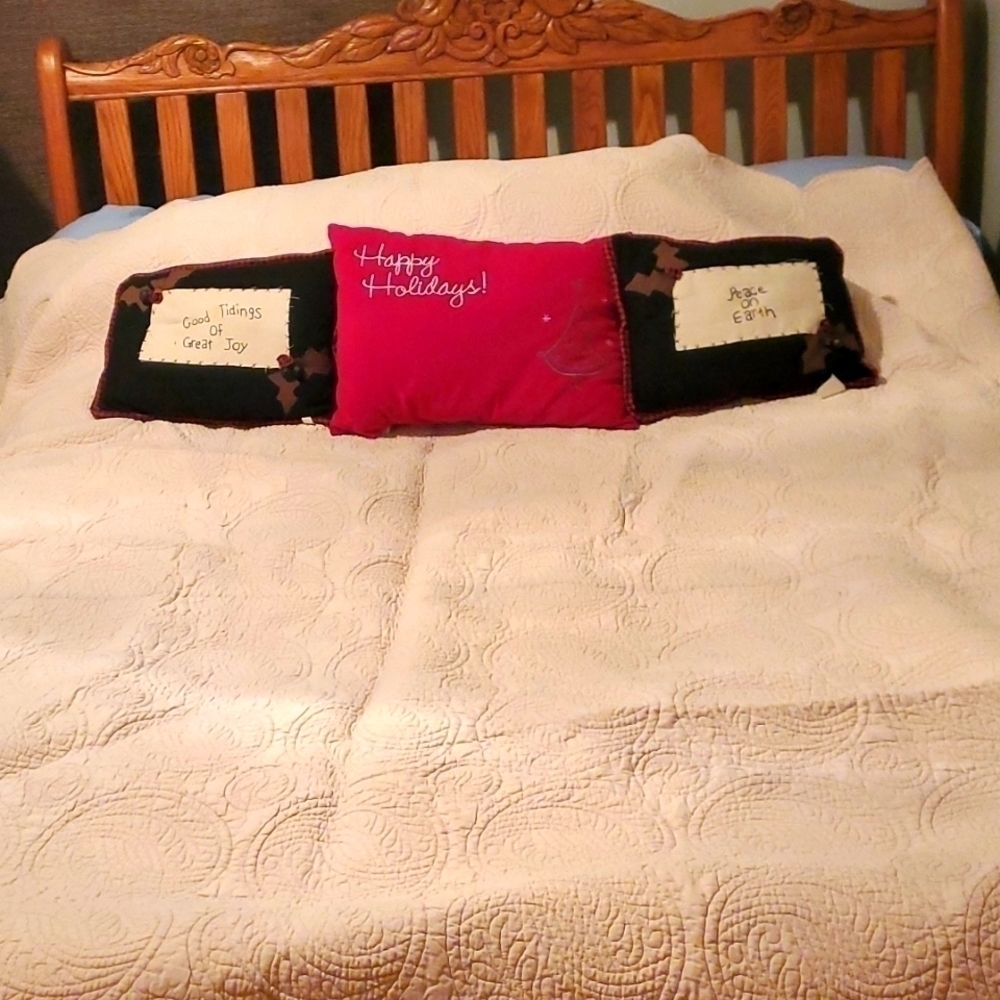 Marshall Fields Reversible 86"×86" Cream BedSpread Comforter Quilt